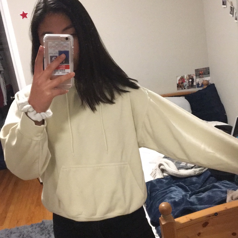 Brandy Melville Cream hoodie!💛